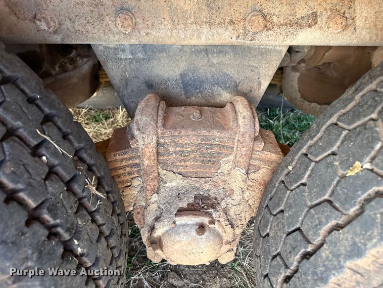 image for item DZ5197 1997 Mack RD690S water truck