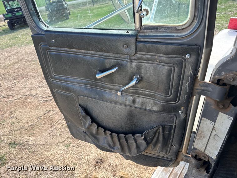 image for item DZ5197 1997 Mack RD690S water truck