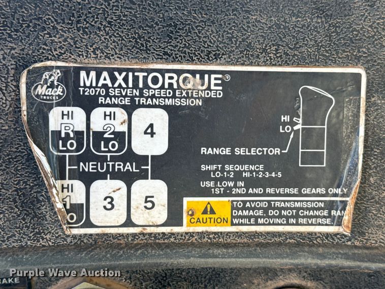 image for item DZ5197 1997 Mack RD690S water truck