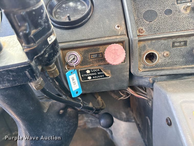 image for item DZ5197 1997 Mack RD690S water truck