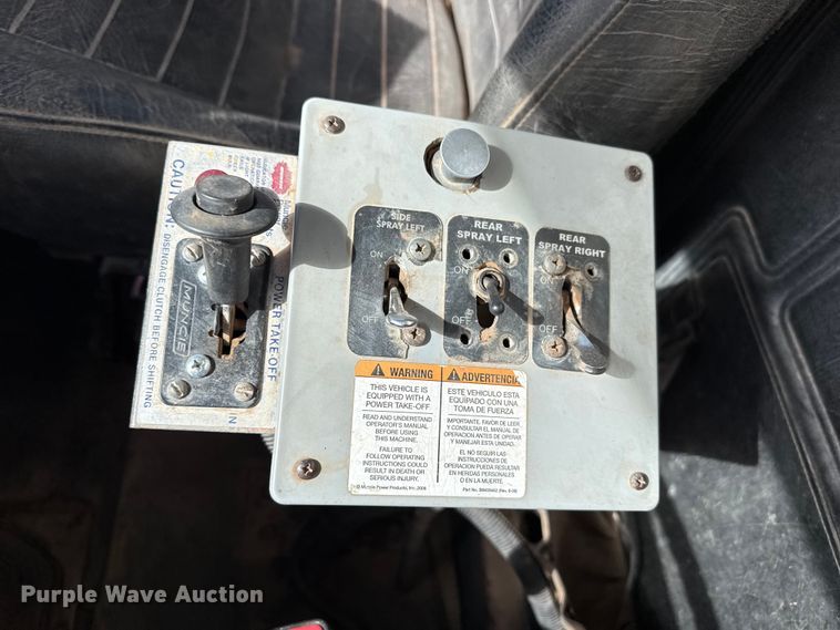 image for item DZ5197 1997 Mack RD690S water truck