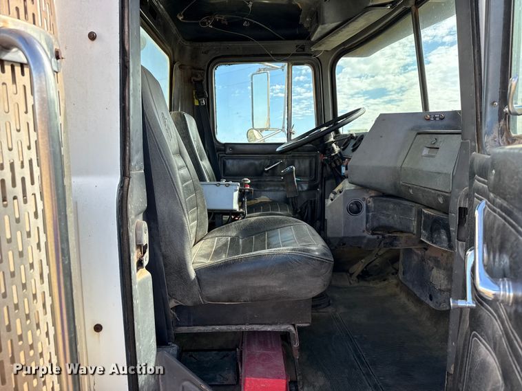 image for item DZ5197 1997 Mack RD690S water truck