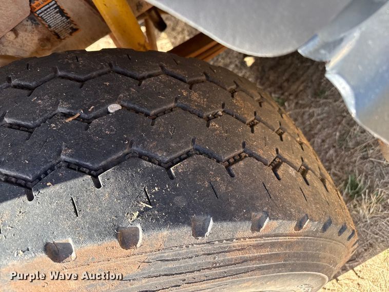 image for item DZ5197 1997 Mack RD690S water truck