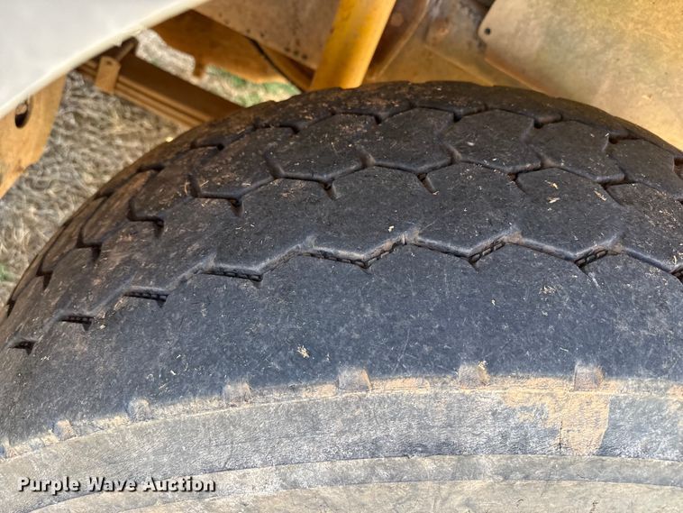 image for item DZ5197 1997 Mack RD690S water truck