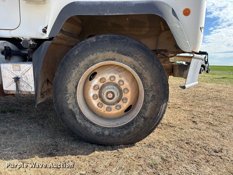 image for item DZ5197 1997 Mack RD690S water truck