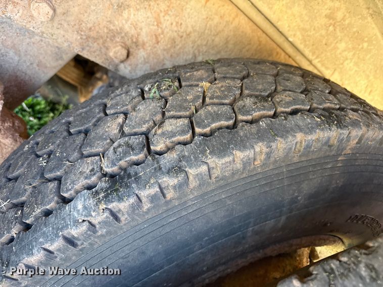 image for item DZ5197 1997 Mack RD690S water truck