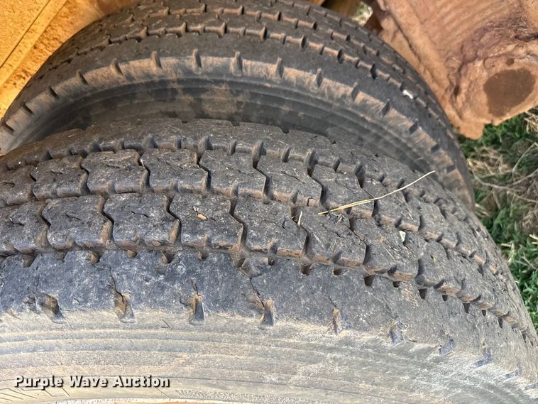 image for item DZ5197 1997 Mack RD690S water truck