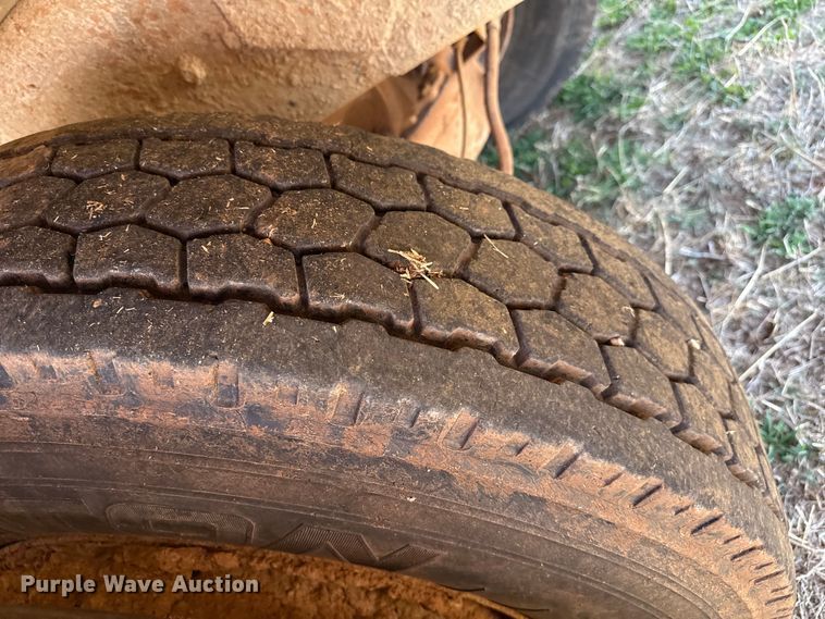 image for item DZ5197 1997 Mack RD690S water truck