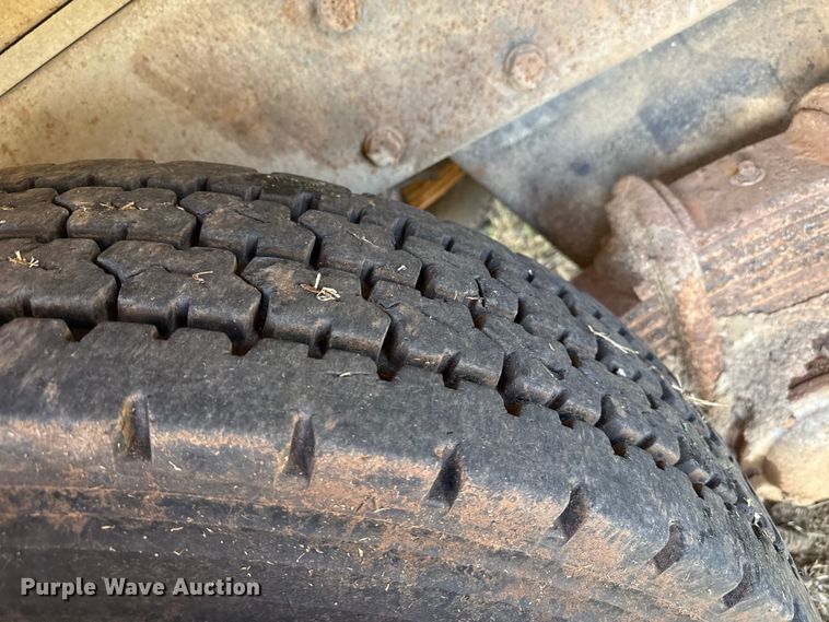 image for item DZ5197 1997 Mack RD690S water truck