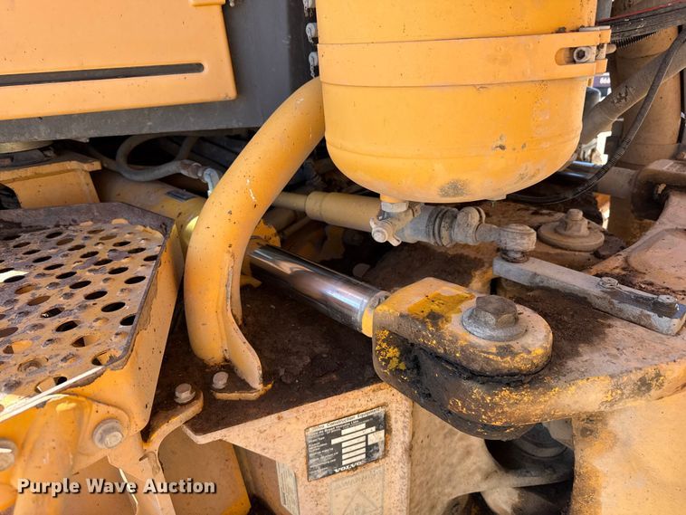 image for item DZ5313 2005 Volvo A25D articulated haul truck