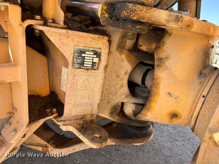 image for item DZ5313 2005 Volvo A25D articulated haul truck