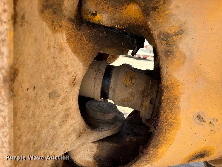 image for item DZ5313 2005 Volvo A25D articulated haul truck