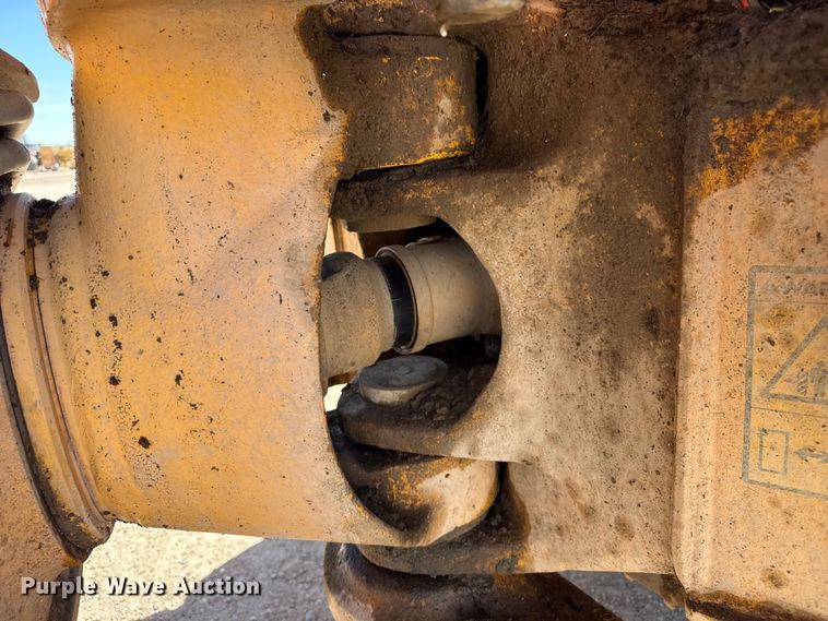 image for item DZ5313 2005 Volvo A25D articulated haul truck