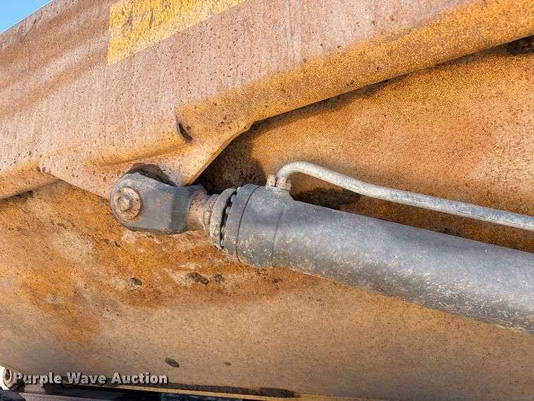 image for item DZ5313 2005 Volvo A25D articulated haul truck