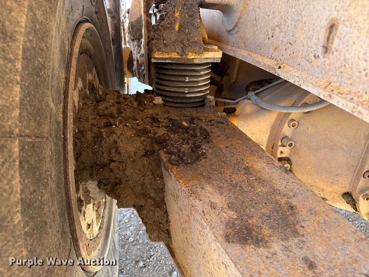 image for item DZ5313 2005 Volvo A25D articulated haul truck