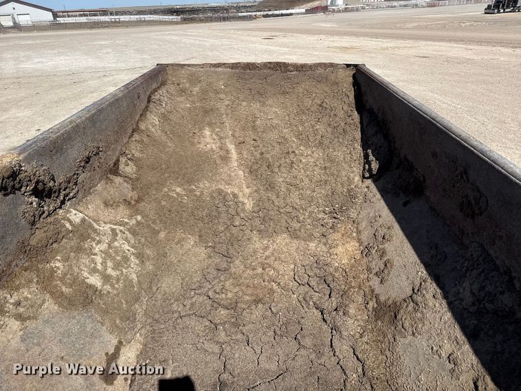 image for item DZ5313 2005 Volvo A25D articulated haul truck