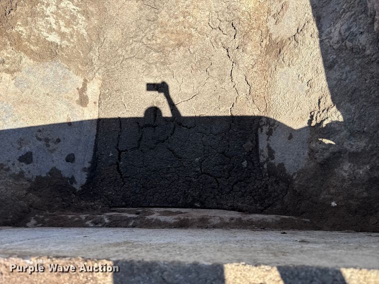 image for item DZ5313 2005 Volvo A25D articulated haul truck