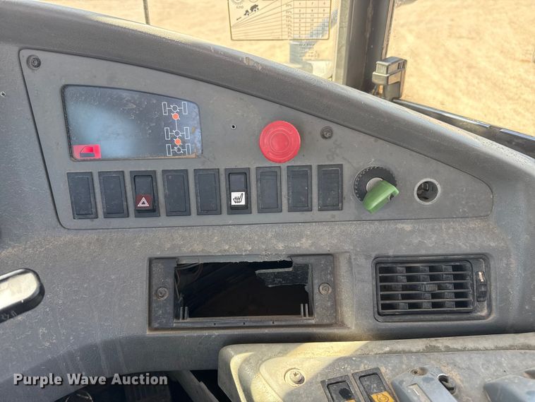 image for item DZ5313 2005 Volvo A25D articulated haul truck