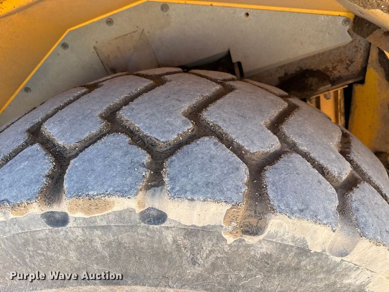 image for item DZ5313 2005 Volvo A25D articulated haul truck