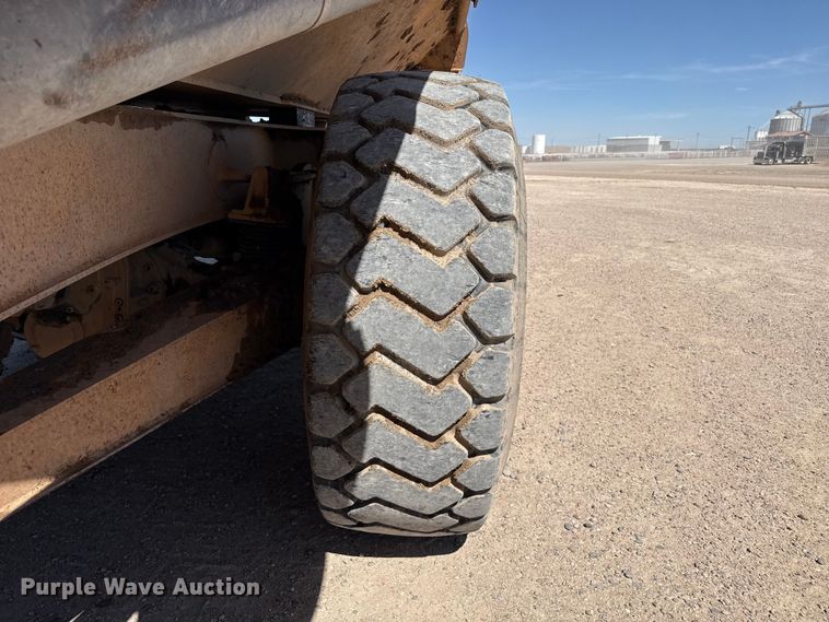 image for item DZ5313 2005 Volvo A25D articulated haul truck