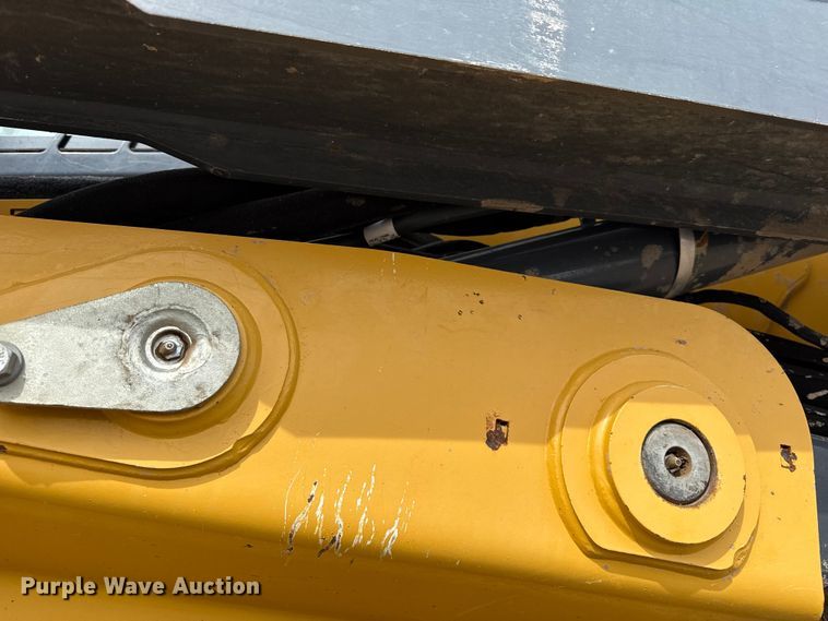 image for item DZ5314 2018 John Deere 333G tracked skid steer loader