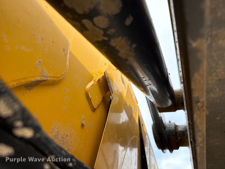 image for item DZ5314 2018 John Deere 333G tracked skid steer loader