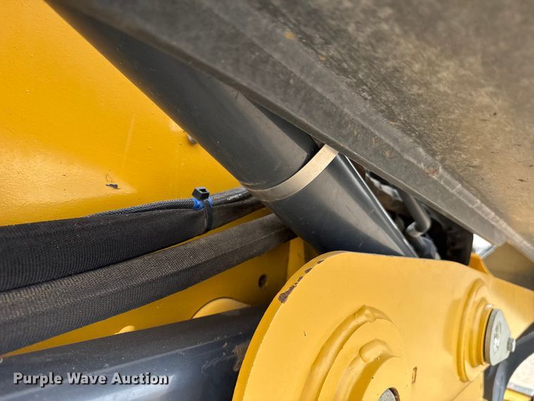 image for item DZ5314 2018 John Deere 333G tracked skid steer loader