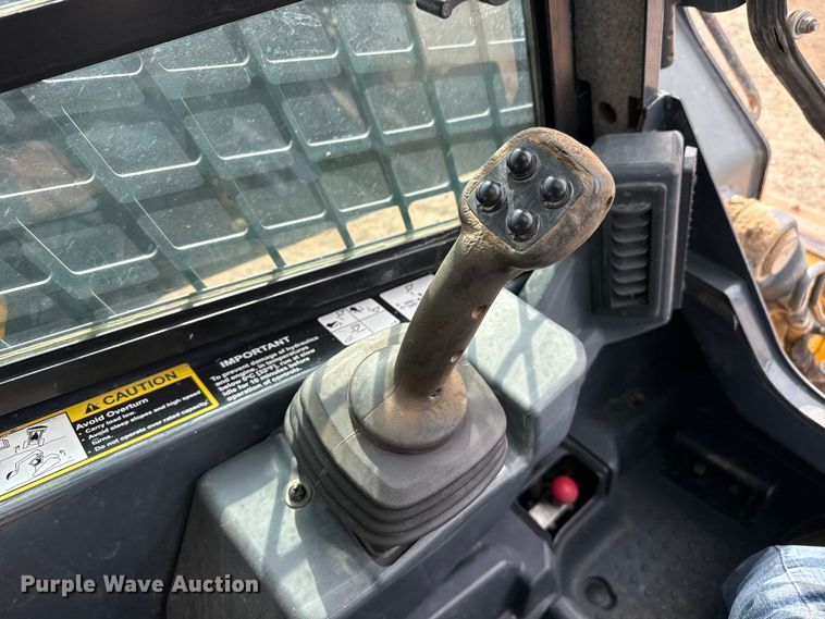 image for item DZ5314 2018 John Deere 333G tracked skid steer loader