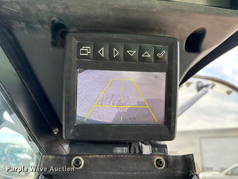 image for item DZ5314 2018 John Deere 333G tracked skid steer loader