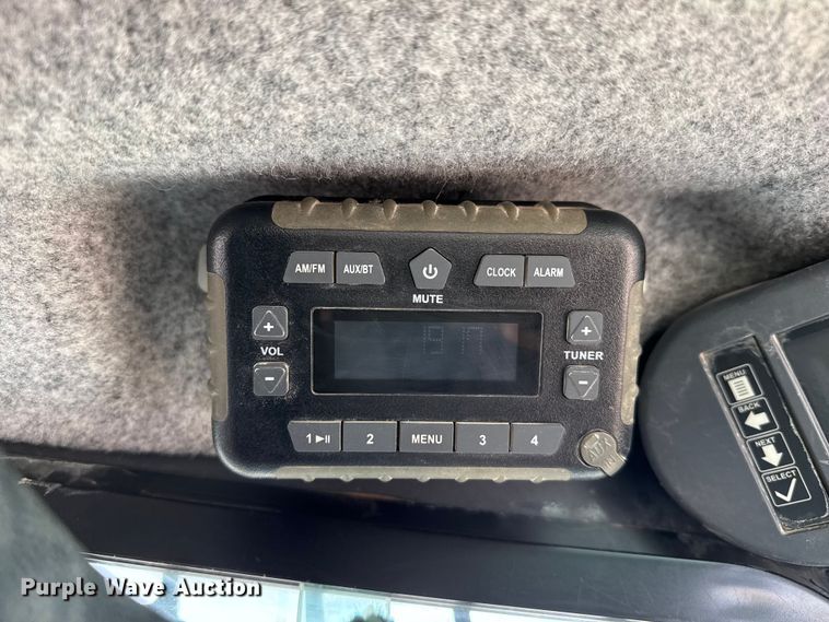 image for item DZ5314 2018 John Deere 333G tracked skid steer loader