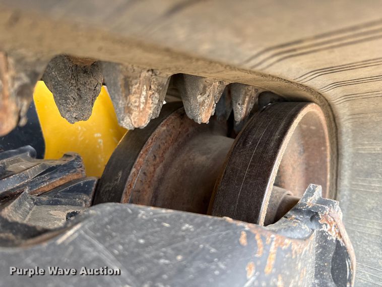 image for item DZ5314 2018 John Deere 333G tracked skid steer loader