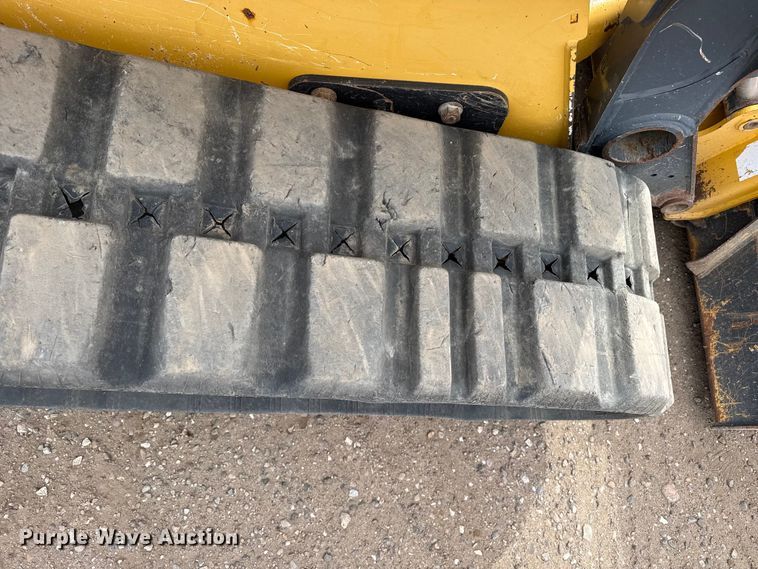 image for item DZ5314 2018 John Deere 333G tracked skid steer loader