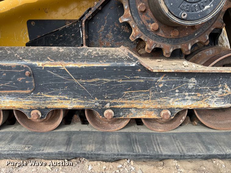 image for item DZ5314 2018 John Deere 333G tracked skid steer loader