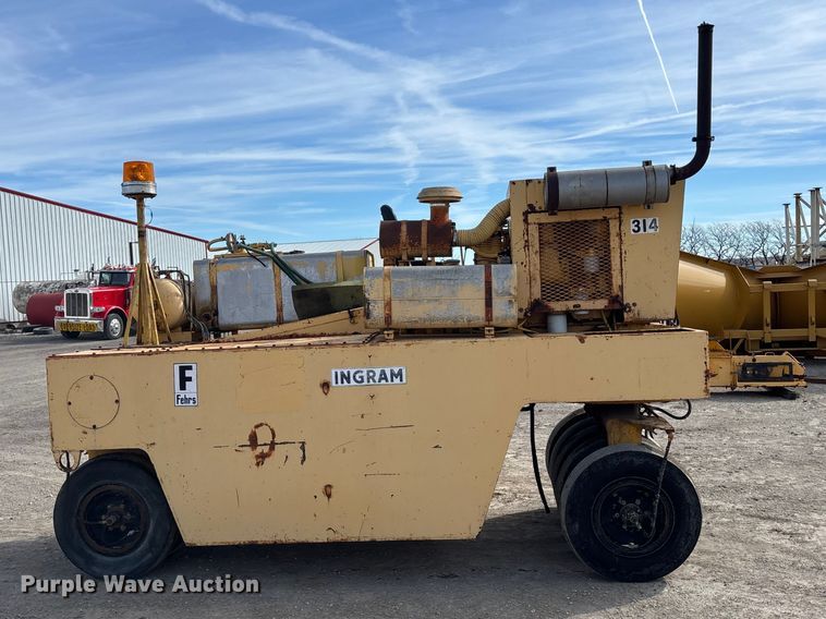 image for item EA4564 1985 Ingram 9-2800-P pneumatic roller