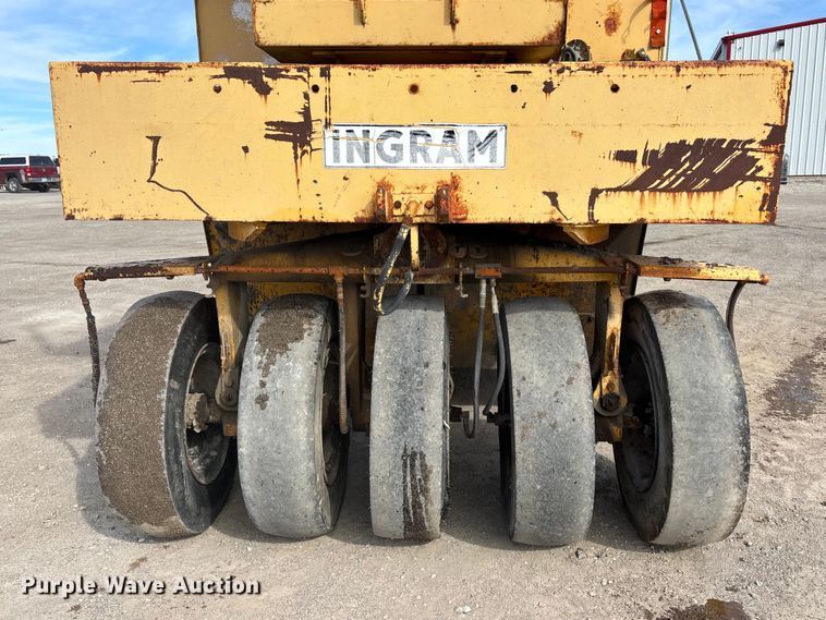 image for item EA4564 1985 Ingram 9-2800-P pneumatic roller