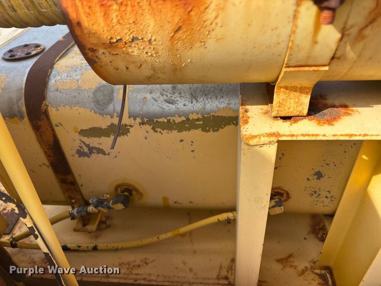 image for item EA4564 1985 Ingram 9-2800-P pneumatic roller