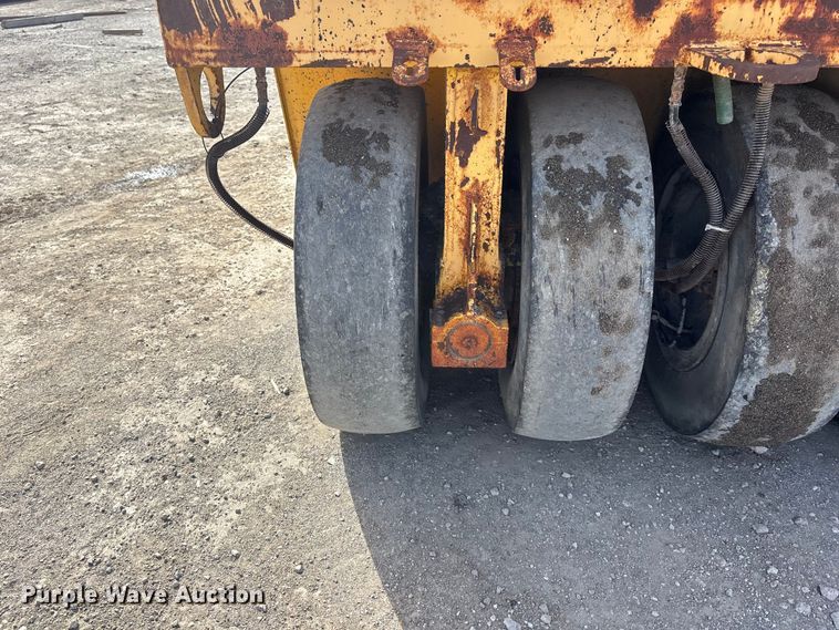 image for item EA4564 1985 Ingram 9-2800-P pneumatic roller