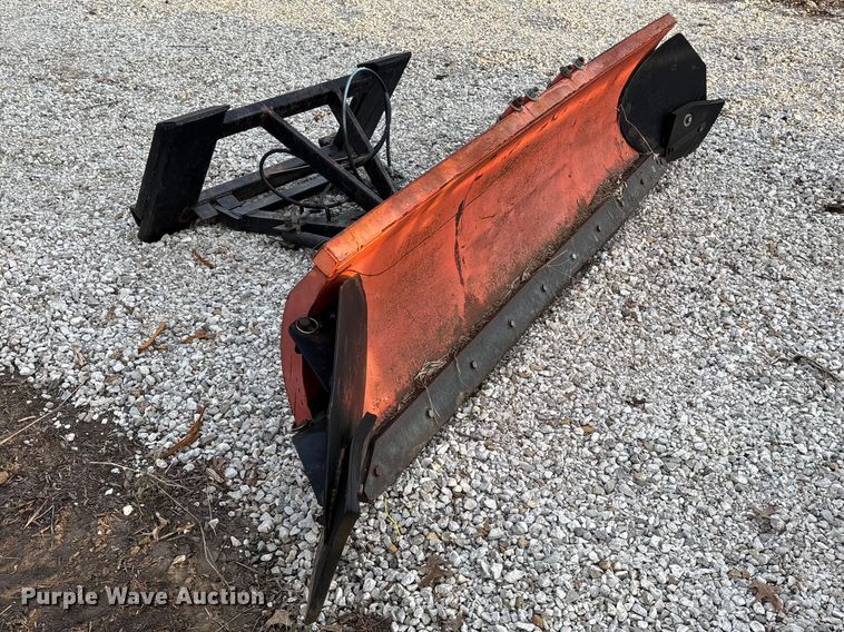 image for item EA4569 Skid steer snow plow