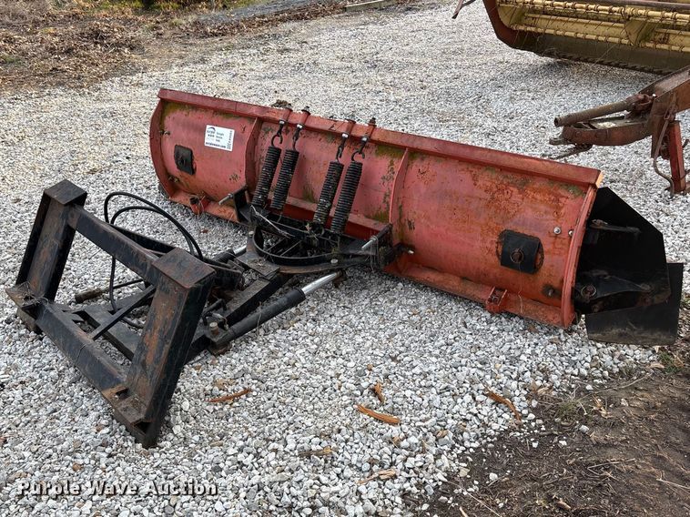 image for item EA4569 Skid steer snow plow