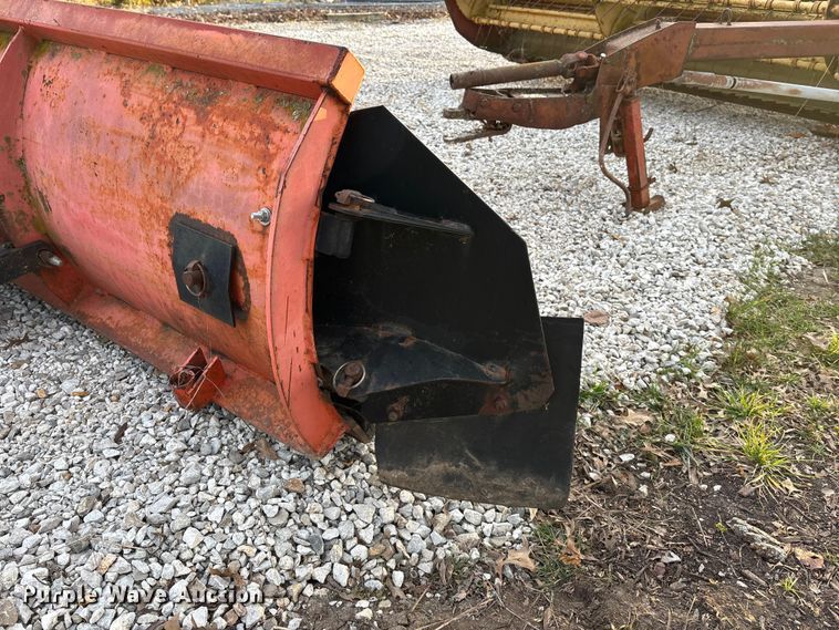 image for item EA4569 Skid steer snow plow