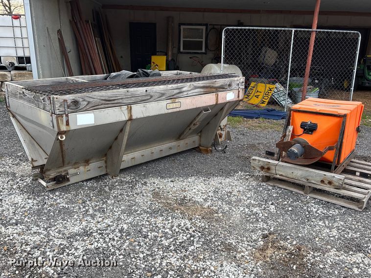 image for item EA4572 (2) spreaders