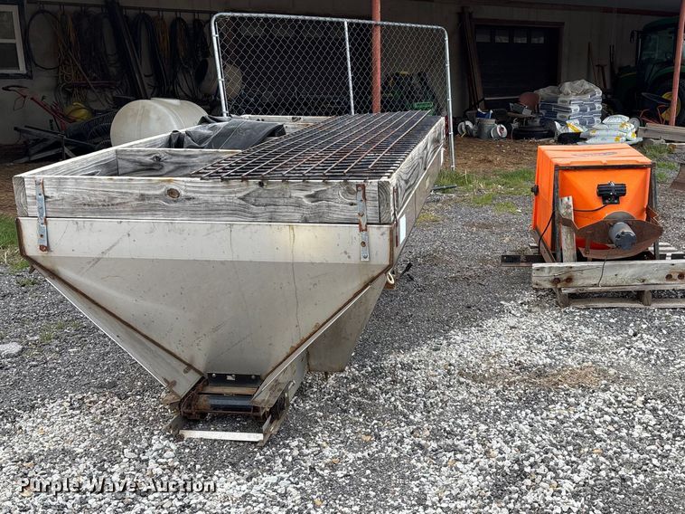 image for item EA4572 (2) spreaders