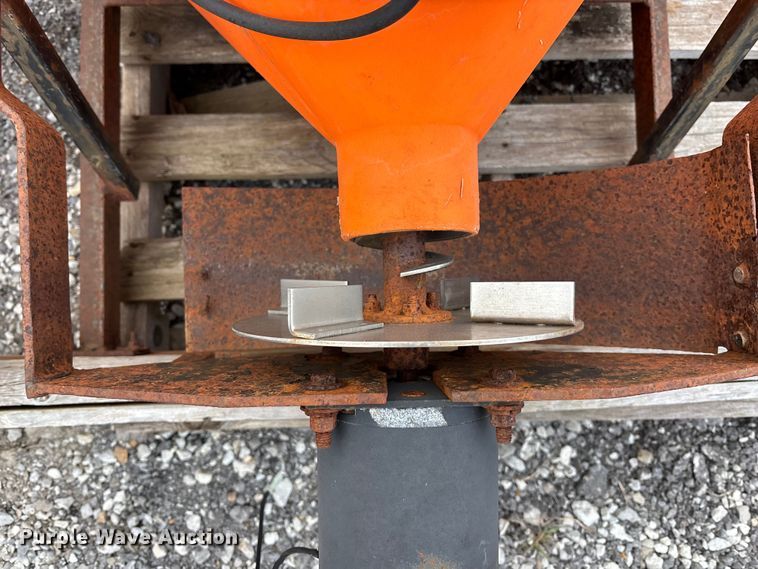 image for item EA4572 (2) spreaders