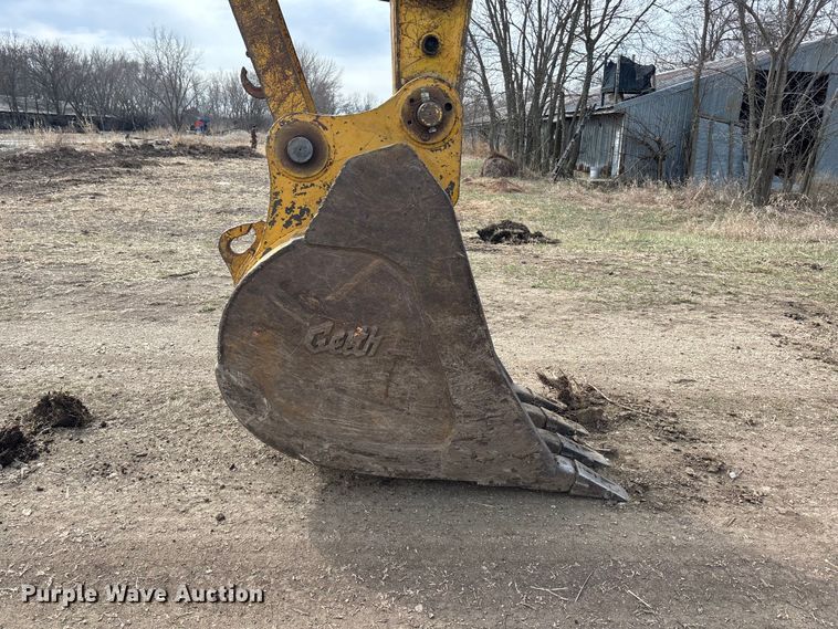 image for item EA4578 1998 Kobelco SK200LC Mark IV excavator