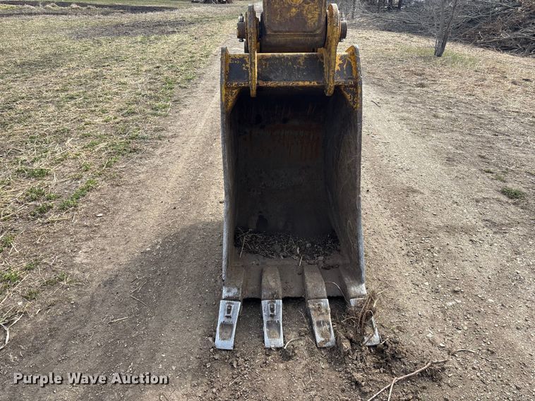 image for item EA4578 1998 Kobelco SK200LC Mark IV excavator