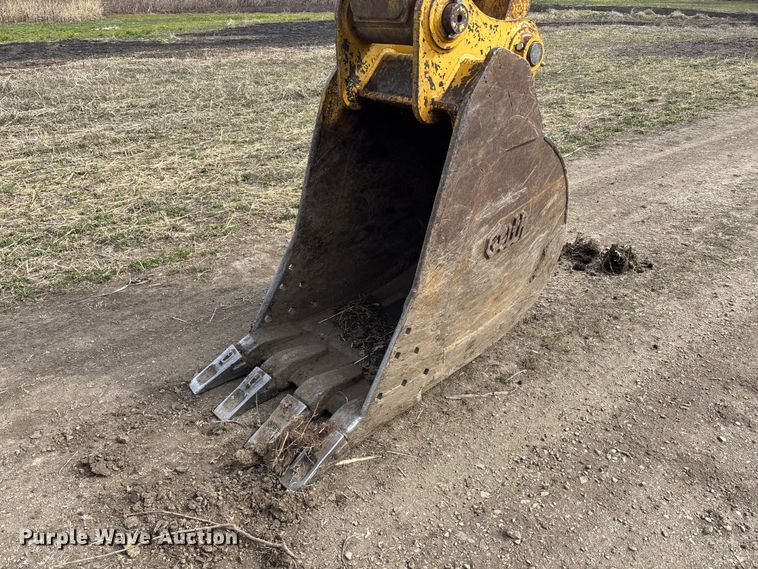 image for item EA4578 1998 Kobelco SK200LC Mark IV excavator