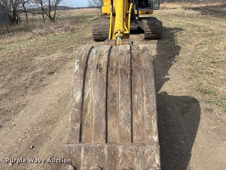 image for item EA4578 1998 Kobelco SK200LC Mark IV excavator