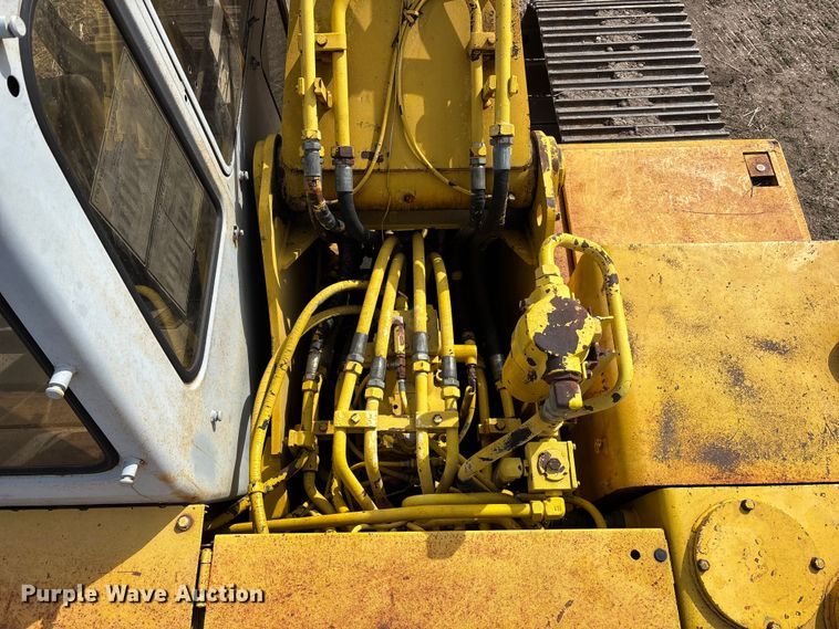 image for item EA4578 1998 Kobelco SK200LC Mark IV excavator