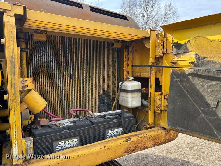 image for item EA4578 1998 Kobelco SK200LC Mark IV excavator