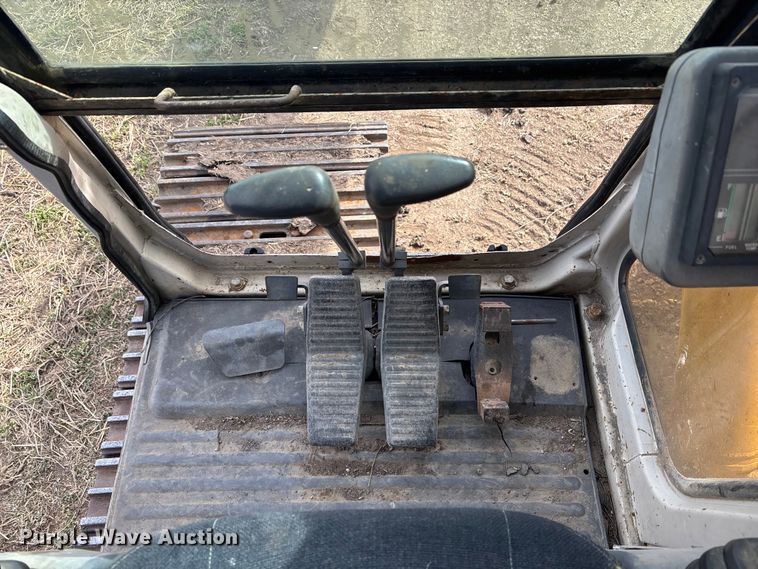 image for item EA4578 1998 Kobelco SK200LC Mark IV excavator